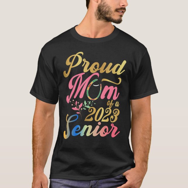 stolt Mamma av 2023 års ledande Studenten T Shirt (Framsida)