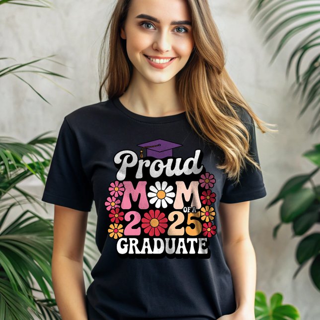 stolt Mamma av en Boho-Blommigt för Student 2025 T Shirt (Skapare uppladdad)