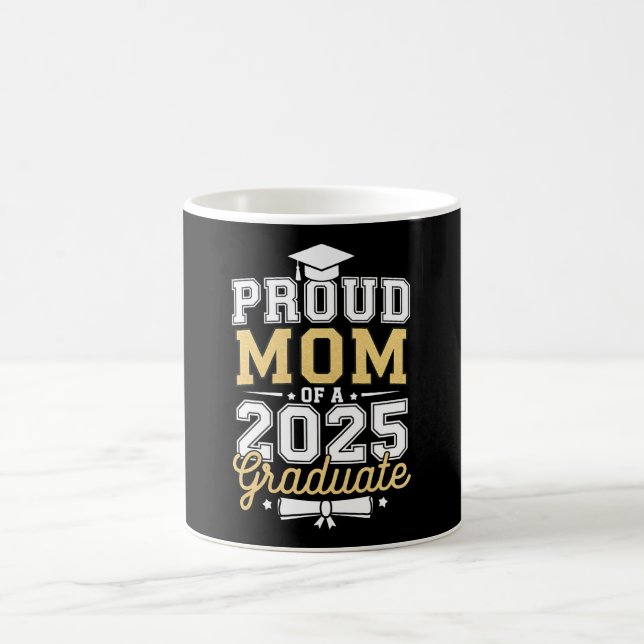 Stolt mamma till en 2025 examen examen kaffemugg (Center)