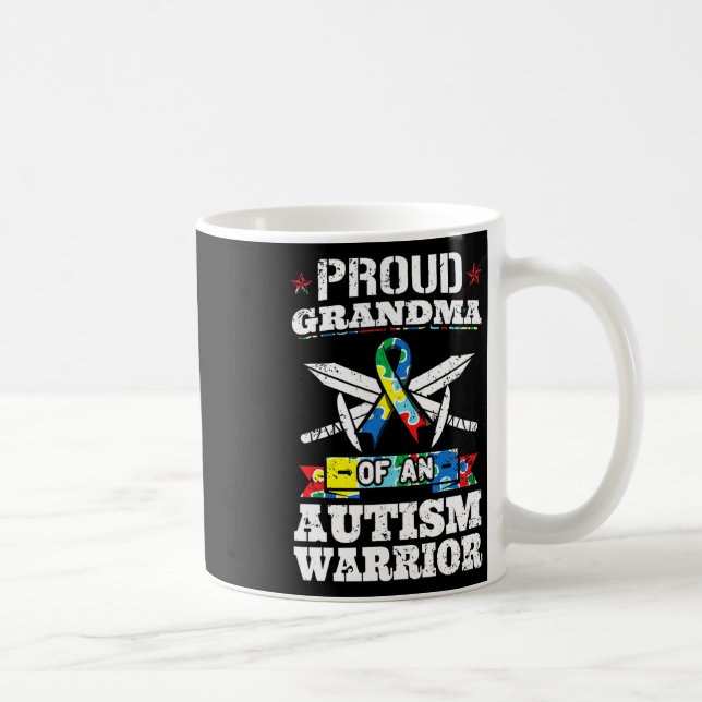 stolt mormor från en Autism Warrior Autistic Aware Kaffemugg (Höger)