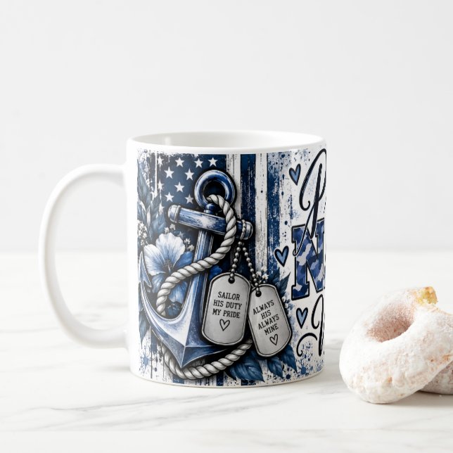 Stolt Navyfru Förankrad i Kärlek Marin Militär Kaffemugg (Med munk)