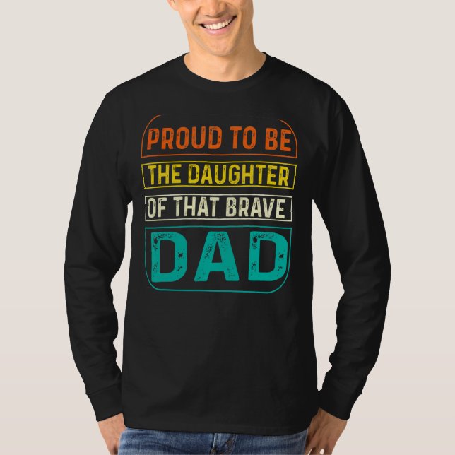stolt över att vara dotter Pappa T Shirt (Framsida)