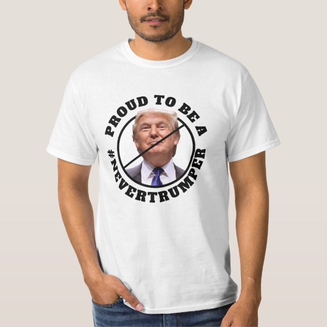 stolt över att vara en aldrig Trumper Anti Donald  T Shirt (Framsida)