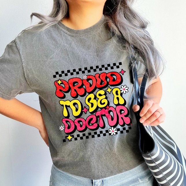 stolt över att vara en Doktor Retro-gåva T Shirt (Skapare uppladdad)