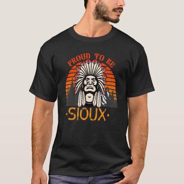 stolt över att vara Soux Native American T Shirt (Framsida)