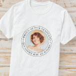 stolt över vårt moderna foto Student 20XX Studente T Shirt<br><div class="desc">Den här enkla och klassiska designen består av serif-typografi och lägger till ett anpassningsbar-foto.</div>