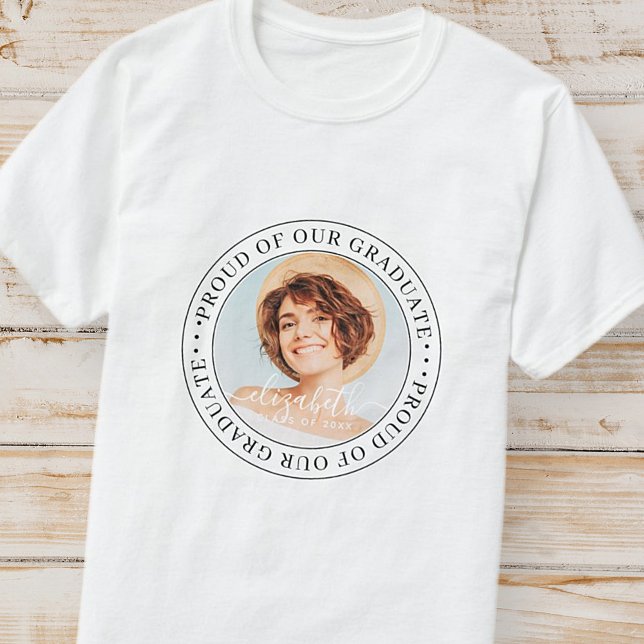 stolt över vårt moderna foto Student 20XX Studente T Shirt (Skapare uppladdad)