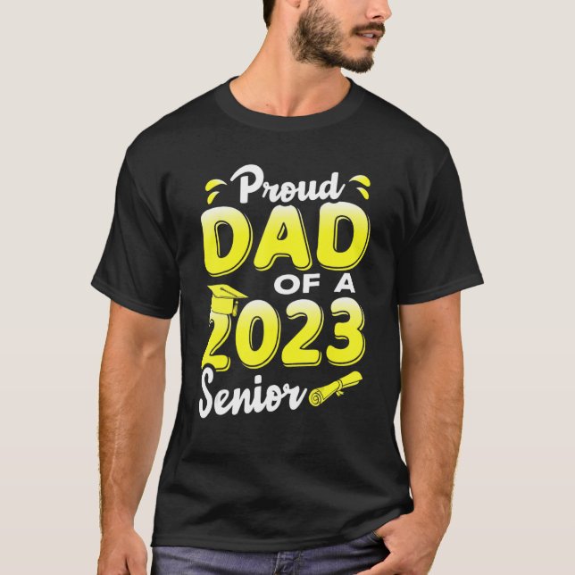 stolt Pappa av 2023 års framstående finare Student T Shirt (Framsida)