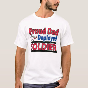 Stolt pappa av en utplacerad soldatskjorta t-shirt