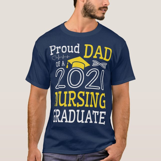 stolt Pappa i 2021 års klass Student Lycklig T Shirt (Framsida)