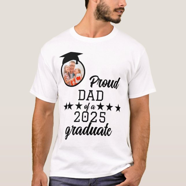 stolt Pappa om familjen Student 2025 T Shirt (Framsida)