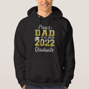 stolt Pappa över ett St Studenten vid högskolan i Hoodie
