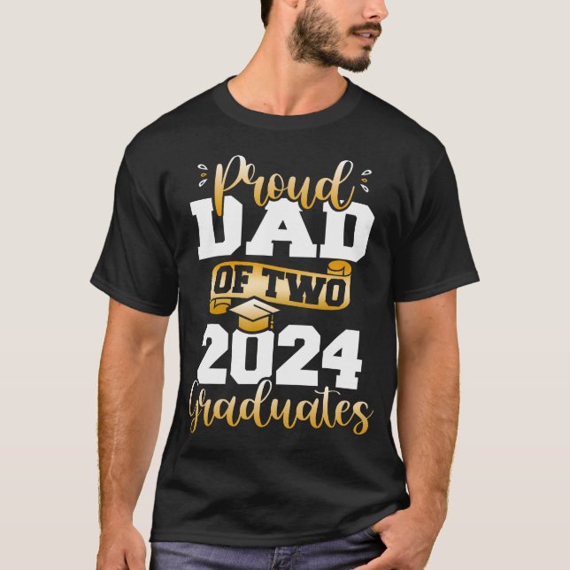stolt Pappa på två 2024 Student-finklass på 24 T Shirt (Framsida)