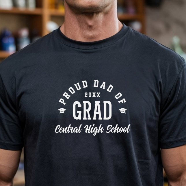 Stolt Pappa Studentexamen Varsity Typografi Examen T Shirt (Skapare uppladdad)
