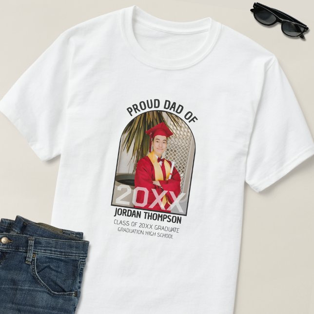 Stolt Pappa Svart & Vit Valvbåge Foto 2026 Examen T Shirt (Skapare uppladdad)