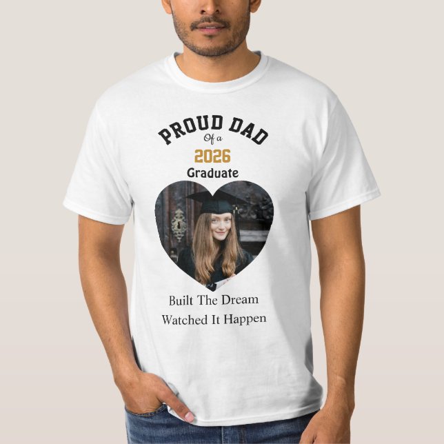 Stolt Pappa till 2026 års Examinerade T-Shirt (Framsida)