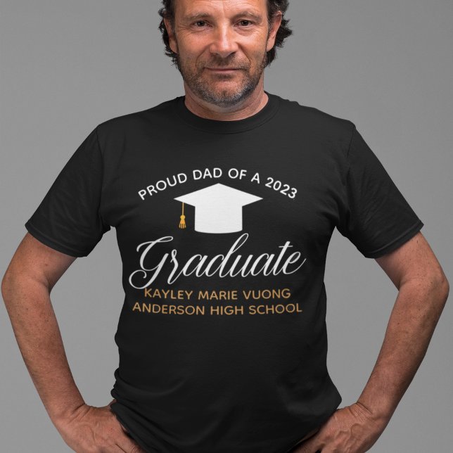 Stolt pappa till en 2026 examen Anpassad examen T Shirt (Skapare uppladdad)