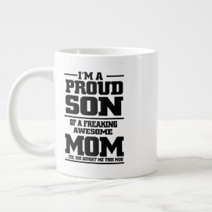 stolt son till Fantastisk Mamma typografi Jumbo Mu Mugg