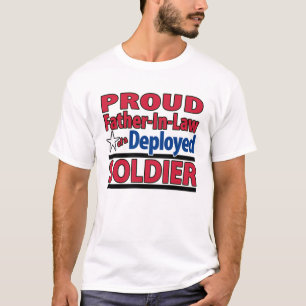 Stolt svärfar av en utplacerad soldatskjorta tee shirt