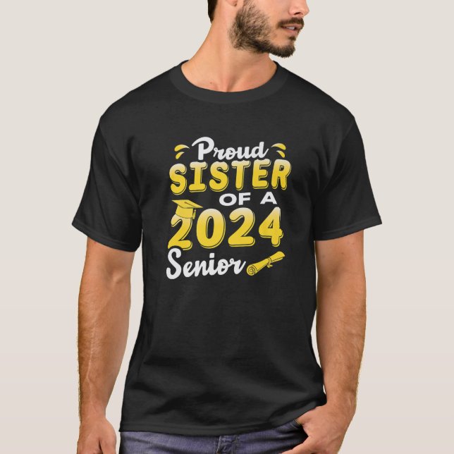 stolt syster till 2024 års framstående ekonomichef t shirt (Framsida)