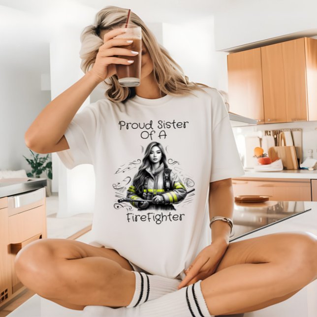stolt syster till brandsläckare W T Shirt (Skapare uppladdad)