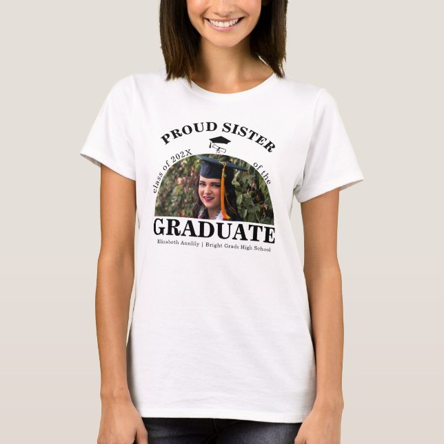 Stolt syster till examen senior t shirt (Framsida)