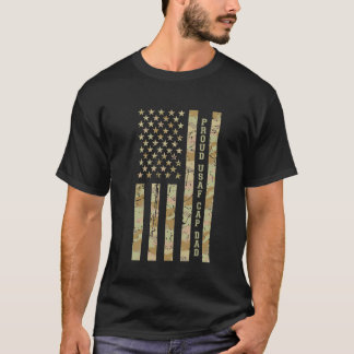 Stolt USAF-kaskett Pappa Militärfamilj Ökenkamoufl T Shirt