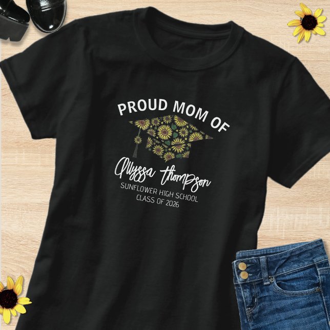 Stolthet Mor Klass 2026 Examensblomma Grad Cap T Shirt (Skapare uppladdad)