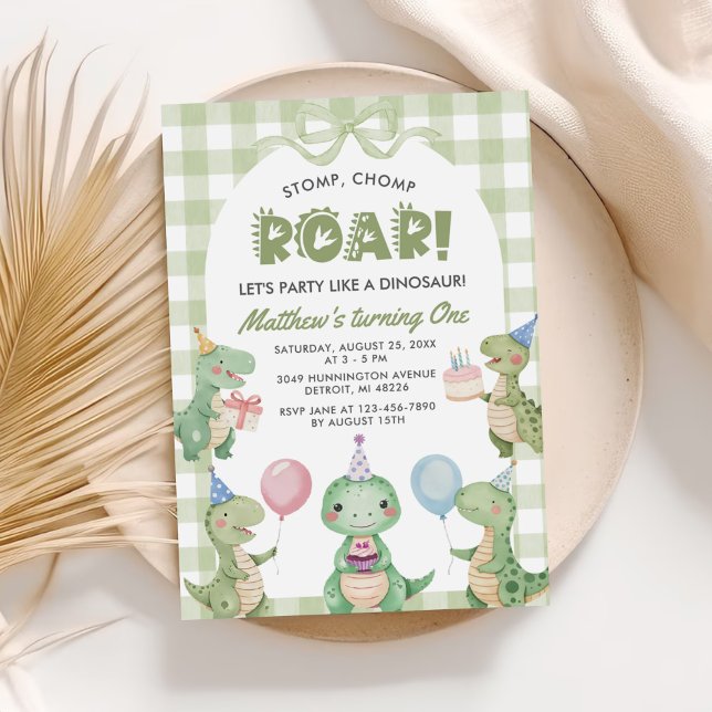 Stomp Chomp Roar Dinosaur Gingham 1st Birthday Inbjudningar (Skapare uppladdad)