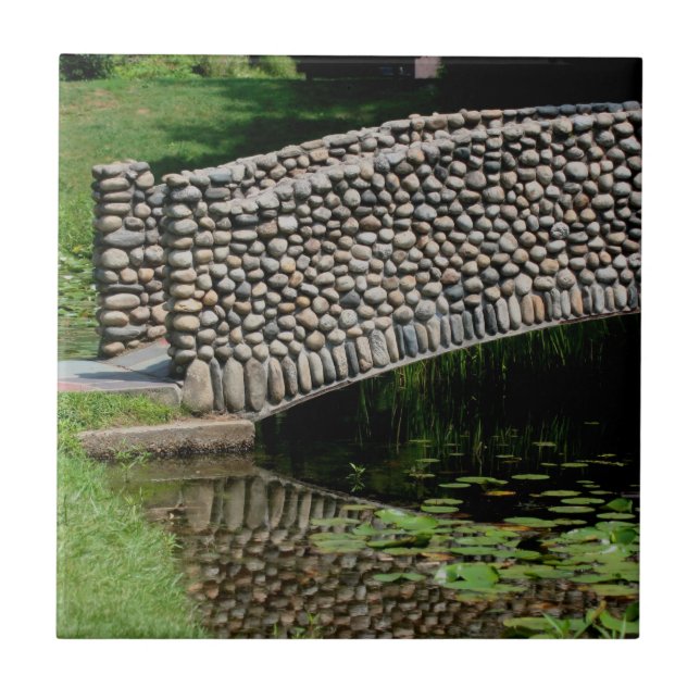Stone Bridge over Lily Pond Nature Kakelplatta (Framsidan)
