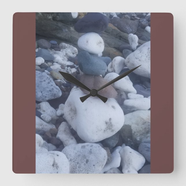 STONE PILLAR FYRKANTIG KLOCKA (Framsida)