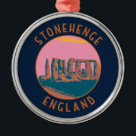 Stonehenge Retro Distress Circle Julgransprydnad Metall<br><div class="desc">Stonehenge-vektorgrafik. Den består av en yttre ring av lodrät sarsenstenar,  som var och en är ca 13 fot höga,  7 fot breda och väger ca 25 ton,  som fylls med sammankopplade vågrät-linstenar.</div>