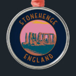 Stonehenge Retro Distress Circle Julgransprydnad Metall<br><div class="desc">Stonehenge-vektorgrafik. Den består av en yttre ring av lodrät sarsenstenar,  som var och en är ca 13 fot höga,  7 fot breda och väger ca 25 ton,  som fylls med sammankopplade vågrät-linstenar.</div>