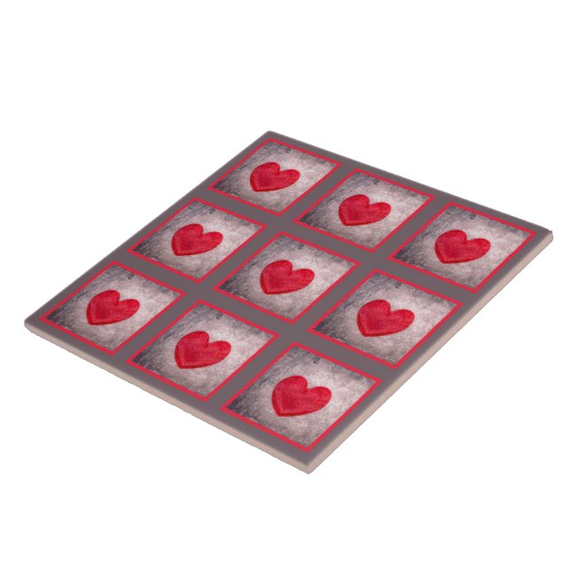 Stonewaschat Heart i Grått och Red Play Kakelplatta (Sidan)