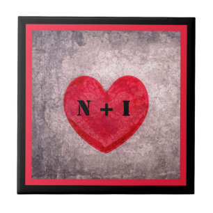 Stonewaschat Heart i svart och rött Play Monogram Kakelplatta