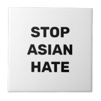 Stoppa asiatisk hate, svartvit skylt keramiskt pla