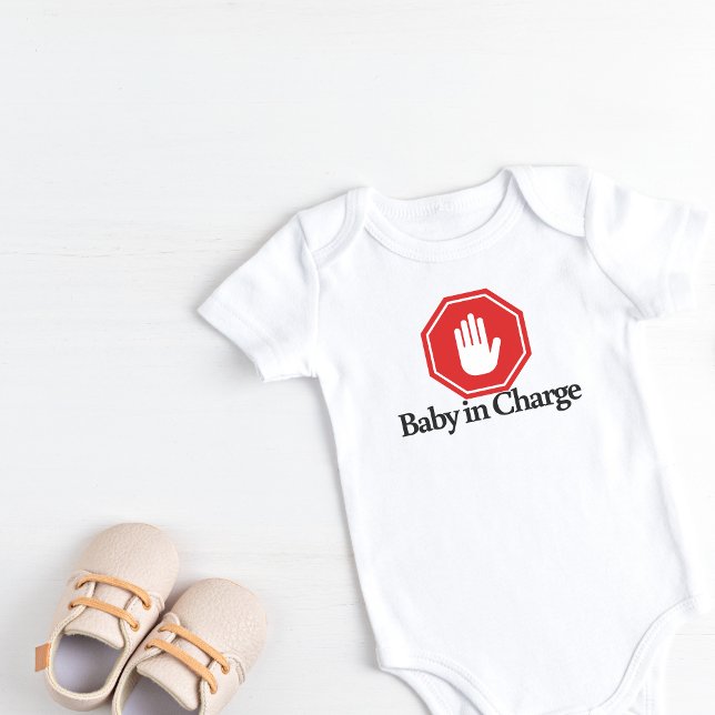 Stoppa: Baby i ansvarig ställning T Shirt (Stop: Baby In Charge Baby Bodysuit)