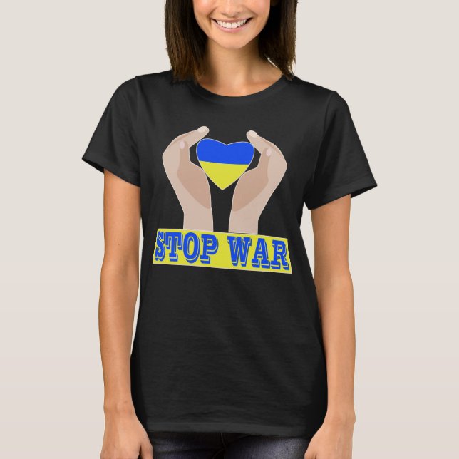 Stoppa krig Ukrainas flagga i händer T-Shirt (Framsida)