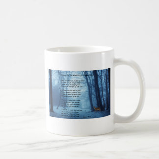 Stoppa vid skogen by: Robert Frost Kaffemugg