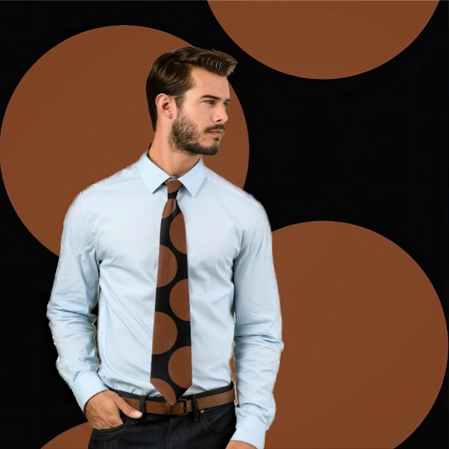 Stor Auburn Polka dots på Black Tie Slips (Man wearing tie with large auburn brown polka dots on black.)