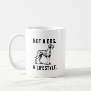 Stor Dansk-Shirt – ”Inte en hund. En livsstil.” Ro Kaffemugg