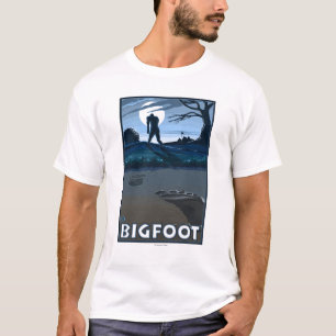 Stor fot som går till och med golfbana t-shirt