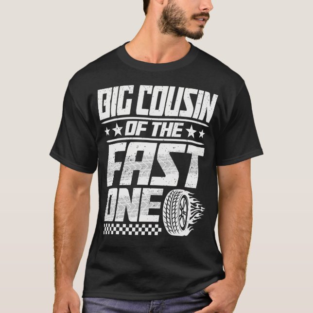 Stor kusin till den snabba födelsedagsracing C T Shirt (Framsida)