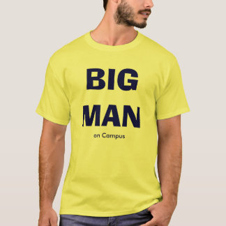 STOR MAN på universitetsområde Tee Shirt