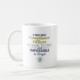 Stor present till efterlevnadskoordinator med pers kaffemugg