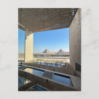 Stor pyramidutsikt från Grand Egyptian museum Vykort