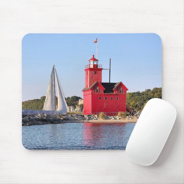 Stor röd fyr med segelbåt musmatta (Med mus)