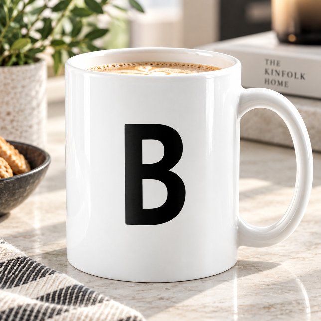 Stor svart initial minimalistisk monogram kaffemugg (Skapare uppladdad)