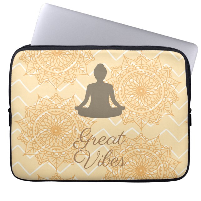 Stor Vibes Namaste Pose Yoga Laptop Fodral (Framsidan)