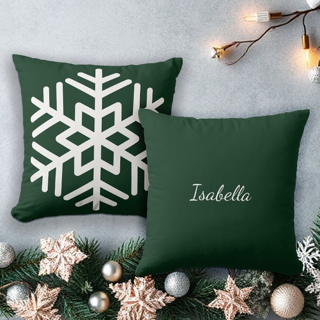 Stor vit snöflinga på skogsgrön monogram kudde (Skapare uppladdad)